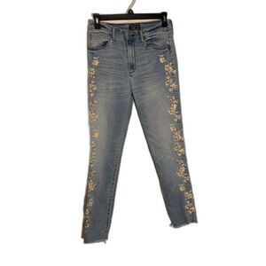 Abercrombie and Fitch High Rise Flower Embroidered Skinny Jeans